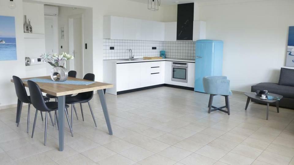 Apartment Azzuro Kavala